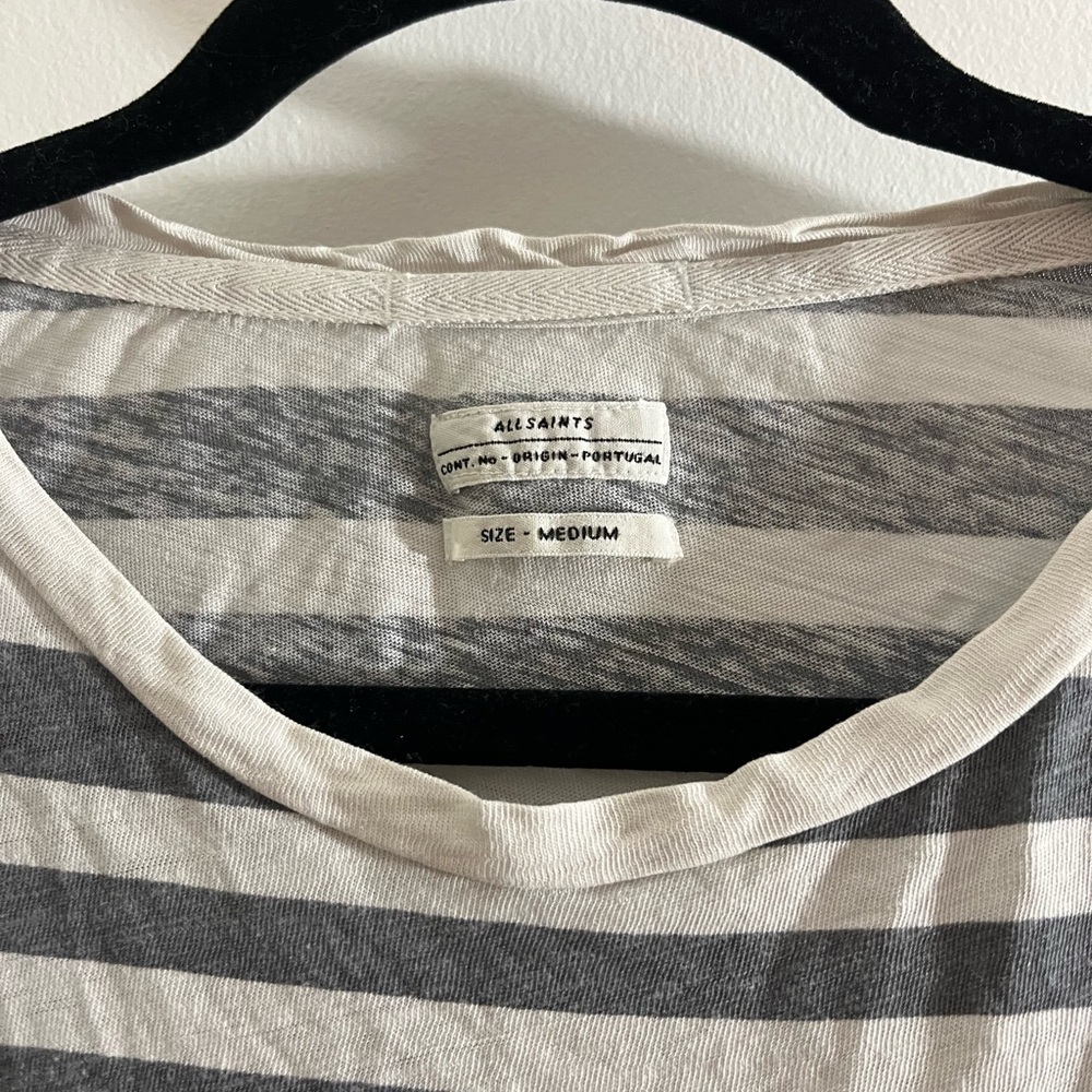 AllSaints Barrett short sleeve crew neck T-shirt in white and grey stripe - Picture 4 of 7